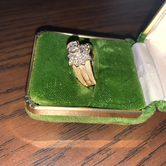 1 14KT yellow gold lady’s diamond wedding set - Picture 5 of 9